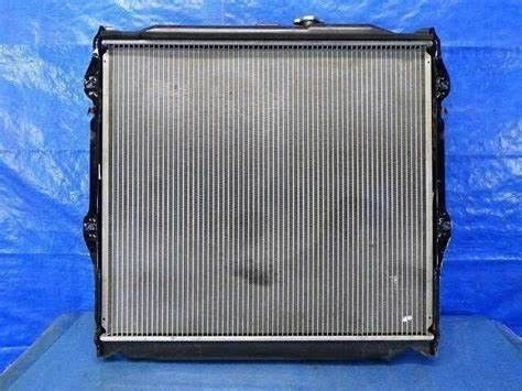 ОЭ No 16400-75190 Ссылка No TO2311 Радиатор охлаждения двигателя для Toyota Prado Vzj
