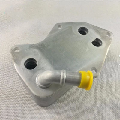 038117021c Прохладитель масла двигателя Audi Volkswagen Jetta 2010 Авторадиатор теплообменник